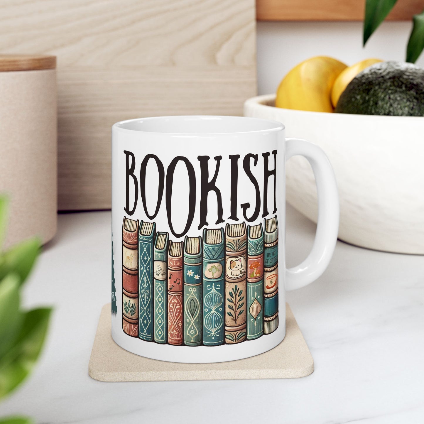 Taza de cerámica blanca Bookish disponible en 11 oz y 15 oz