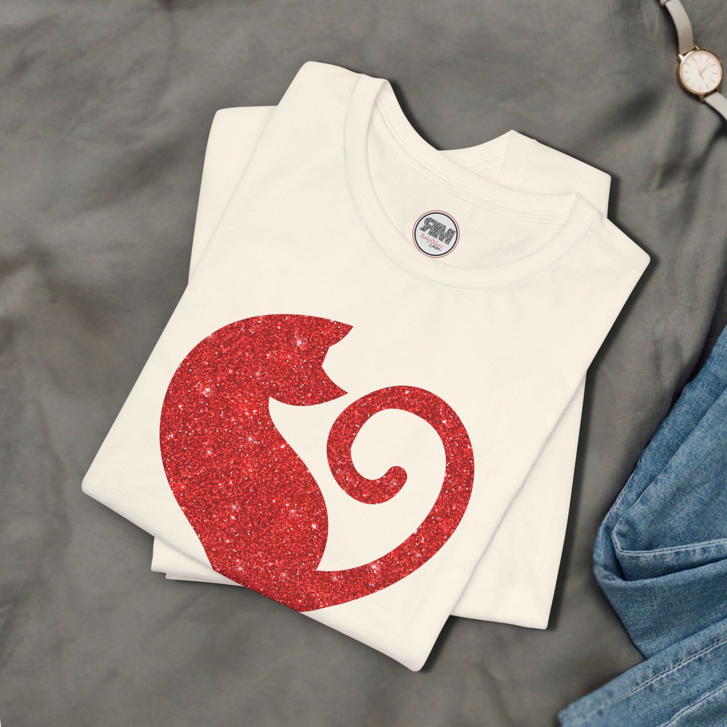 Camiseta con diseño de corazón de gato y purpurina roja