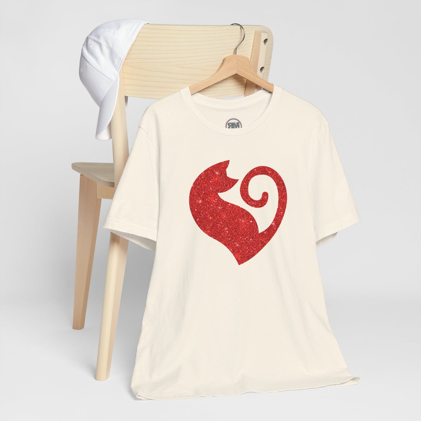 Camiseta con diseño de corazón de gato y purpurina roja