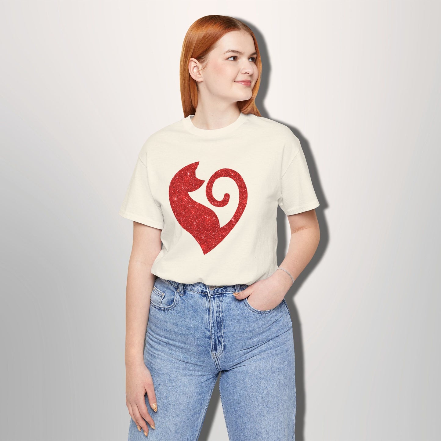 Camiseta con diseño de corazón de gato y purpurina roja