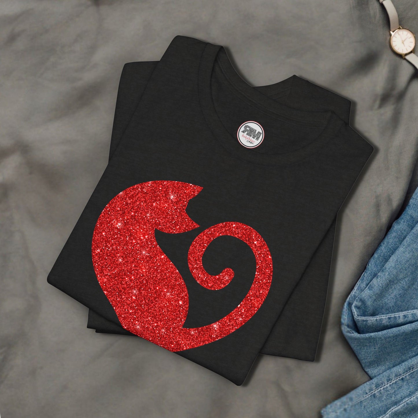 Camiseta con diseño de corazón de gato y purpurina roja