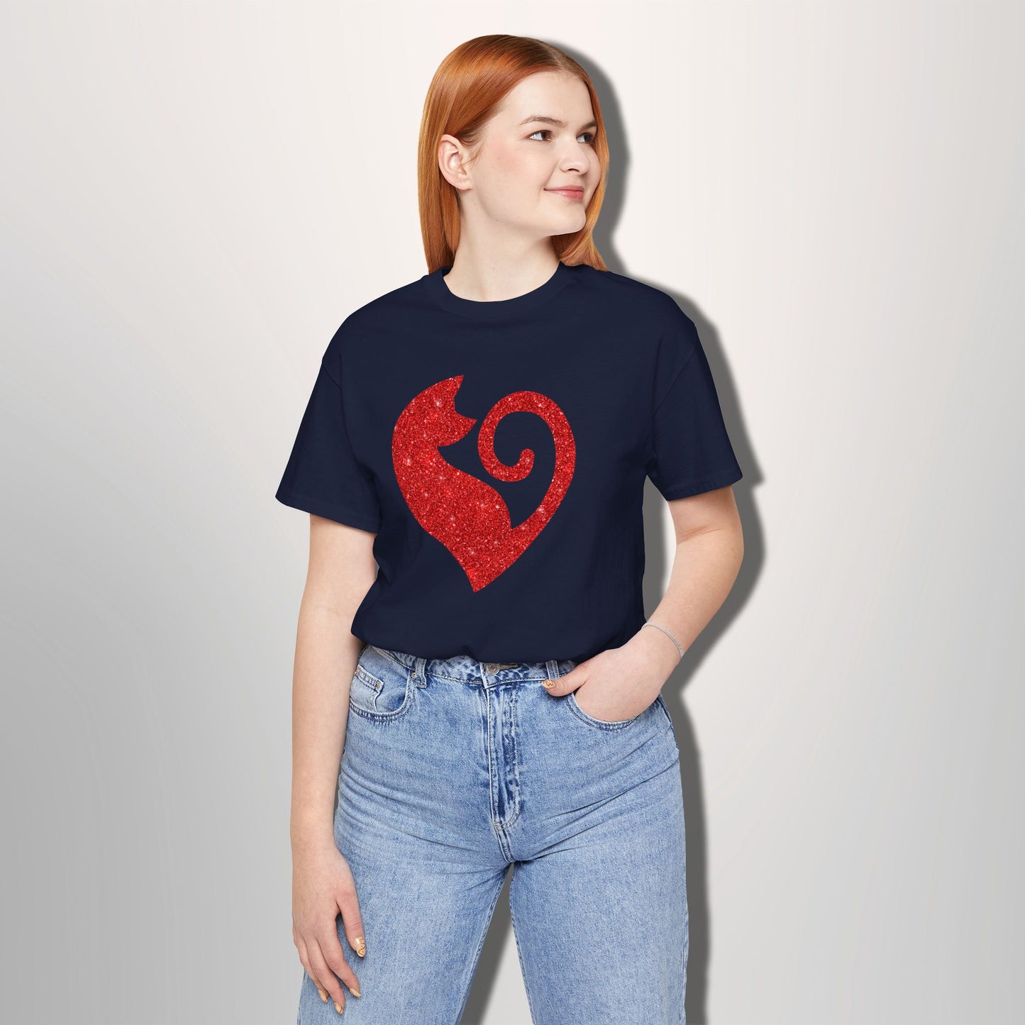 Camiseta con diseño de corazón de gato y purpurina roja