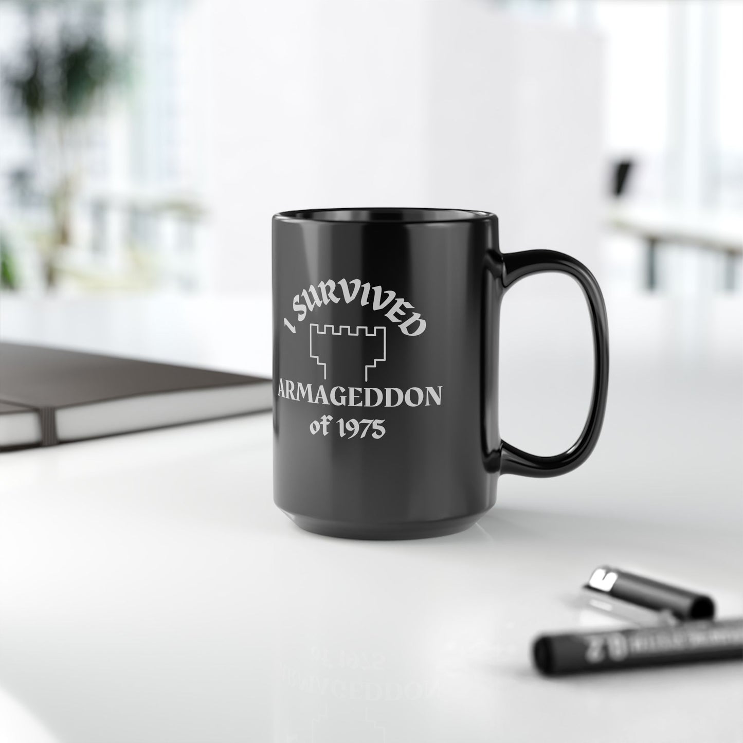 Taza de sobreviviente del Armagedón de 1975 del culto apóstata de ex testigos de Jehová disponible en 11 y 15 oz