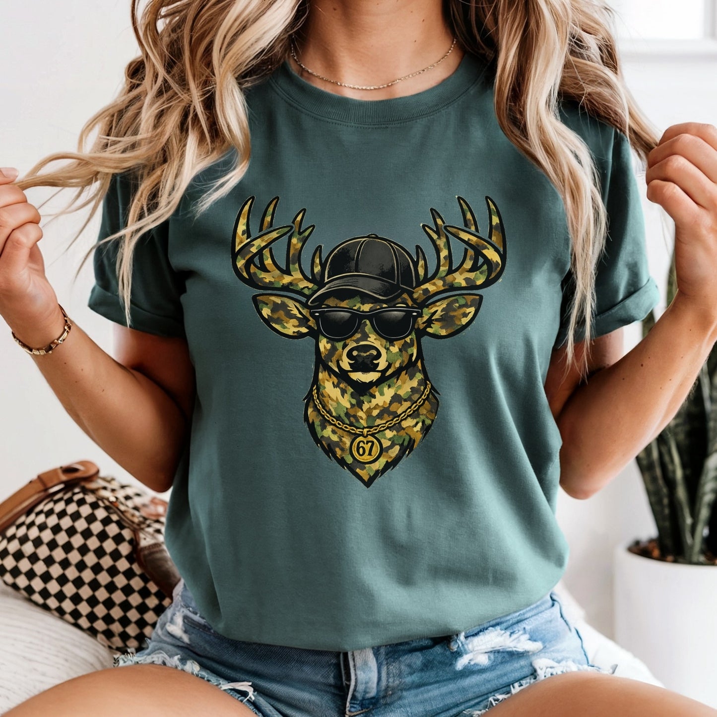 Camo Deer Hunting Buck Unisex T-shirt