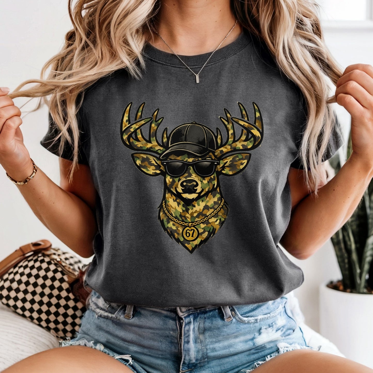 Camo Deer Hunting Buck Unisex T-shirt